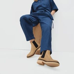Everlane Chelsea Boot Biscuit Sz 9